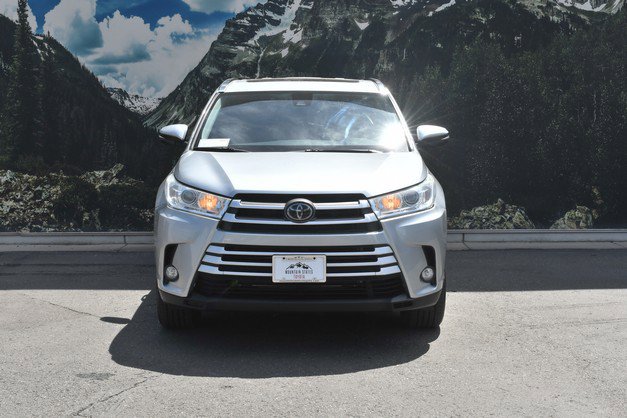 Used 2019 Toyota Highlander XLE w/ Carpet Mat Package (TMS) AWD/4WD image 5