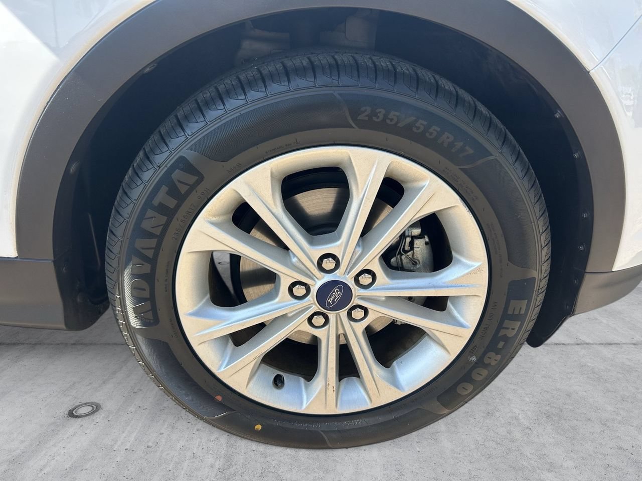 Used 2018 Ford Escape SE FWD image 9