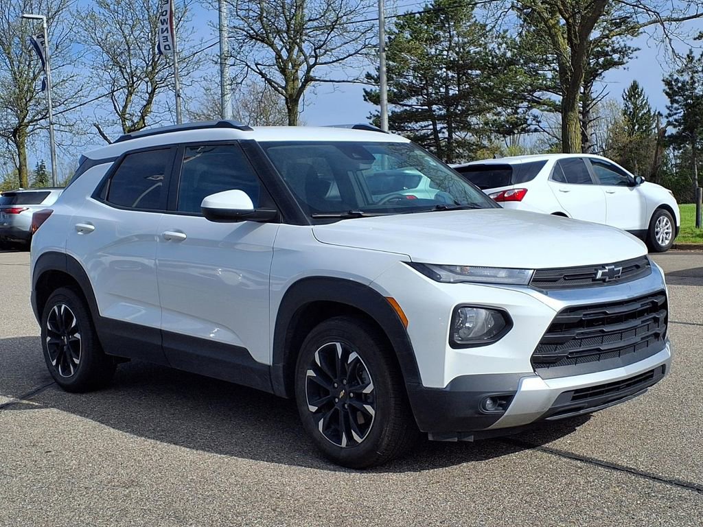 Used 2022 Chevrolet TrailBlazer LT FWD image 3