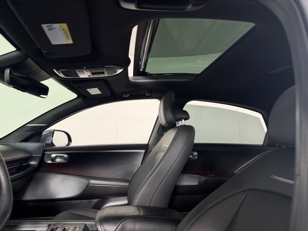 Used 2024 Hyundai Ioniq 6 Limited image 24