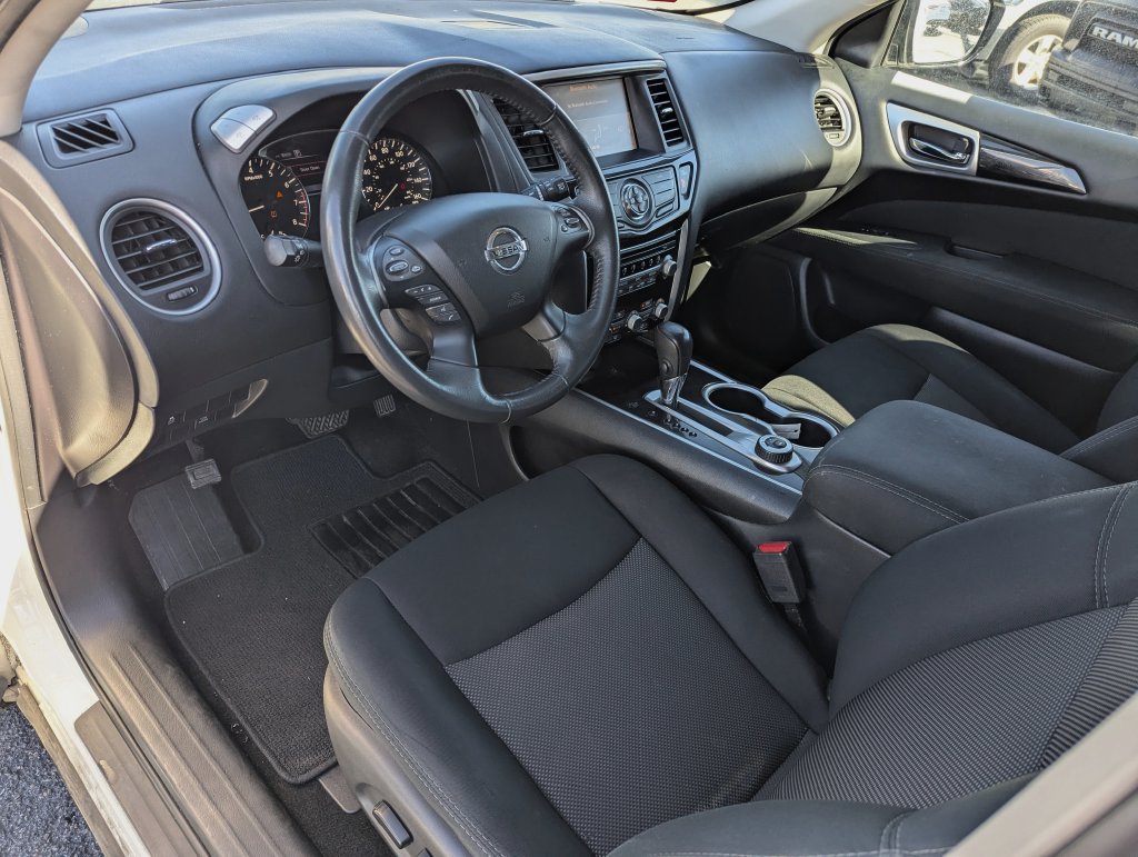 Used 2017 Nissan Pathfinder SV AWD/4WD image 24