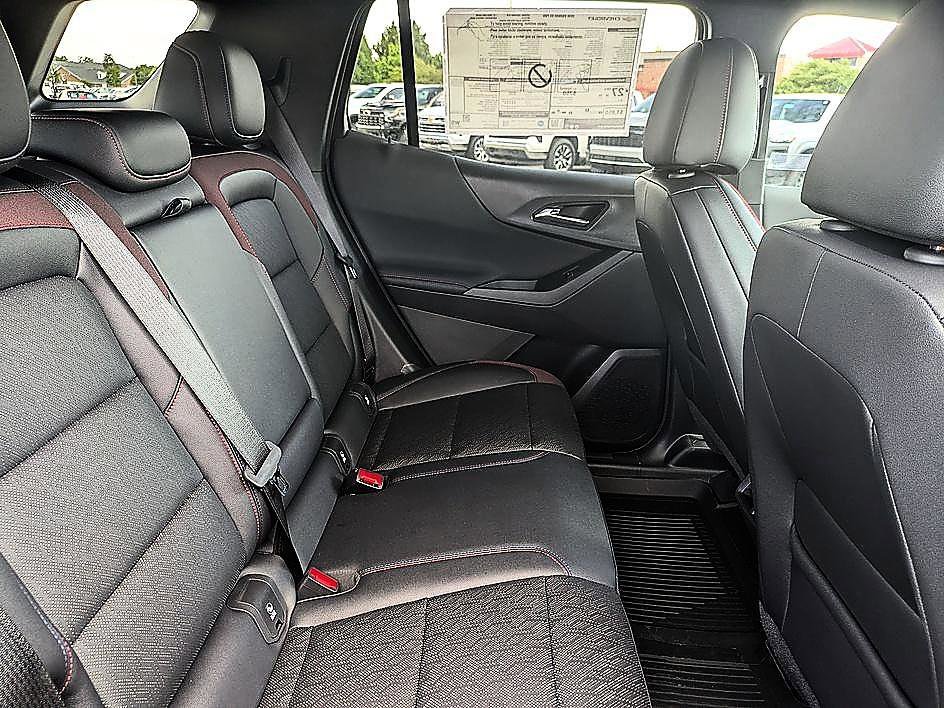 New 2026 Chevrolet Equinox RS FWD image 25