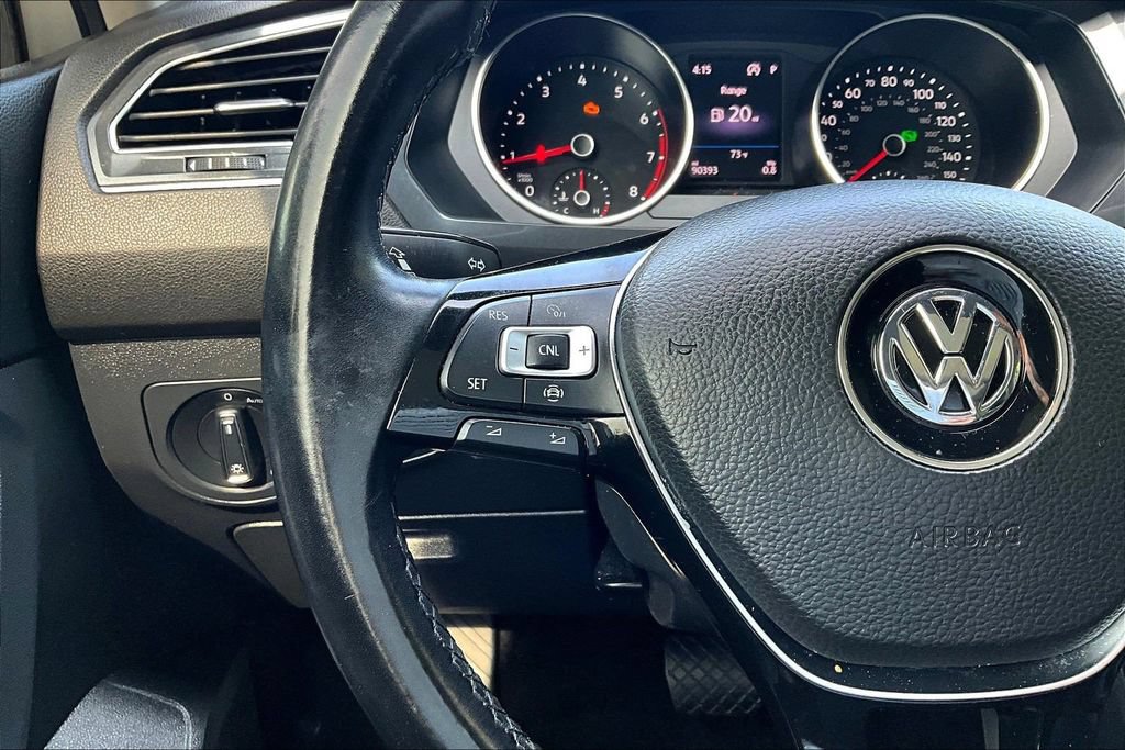 Used 2019 Volkswagen Tiguan SE w/ Panoramic Sunroof Package FWD image 11