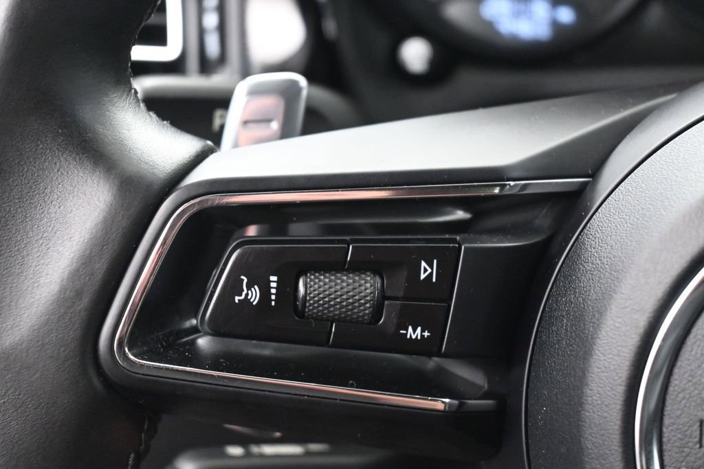 Used 2023 Porsche Macan AWD/4WD image 21