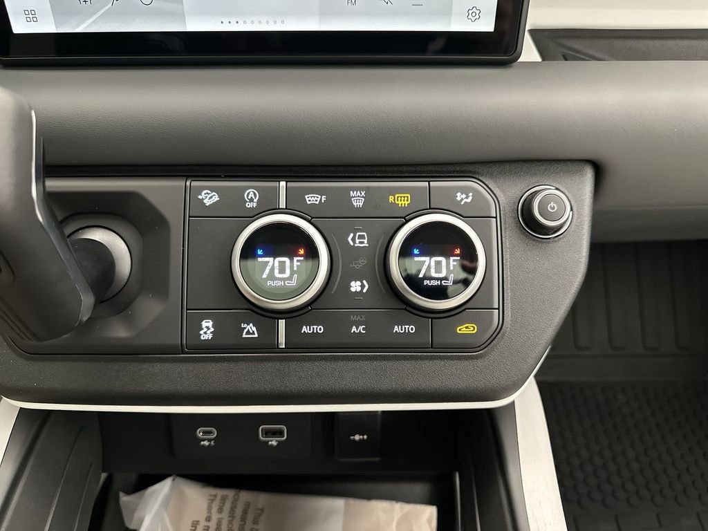 Certified 2024 Land Rover Defender 110 S AWD/4WD image 18