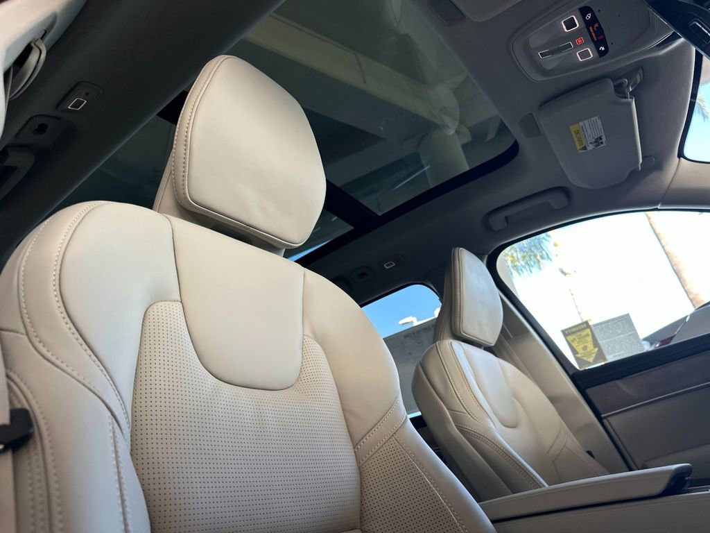 New 2026 Volvo XC90 T8 Ultra w/ Protection Package Premier image 17