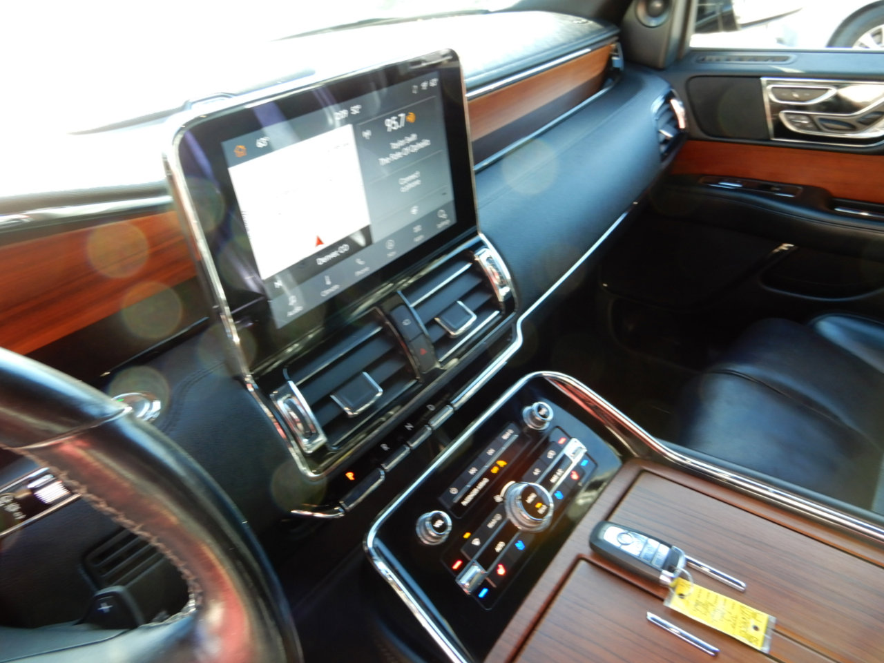 Used 2020 Lincoln Navigator Reserve image 16