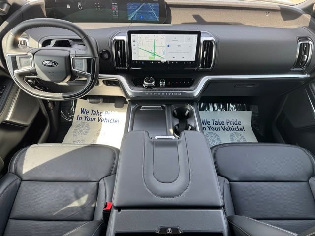 Used 2025 Ford Expedition Platinum w/ Stealth Performance Package AWD/4WD image 18