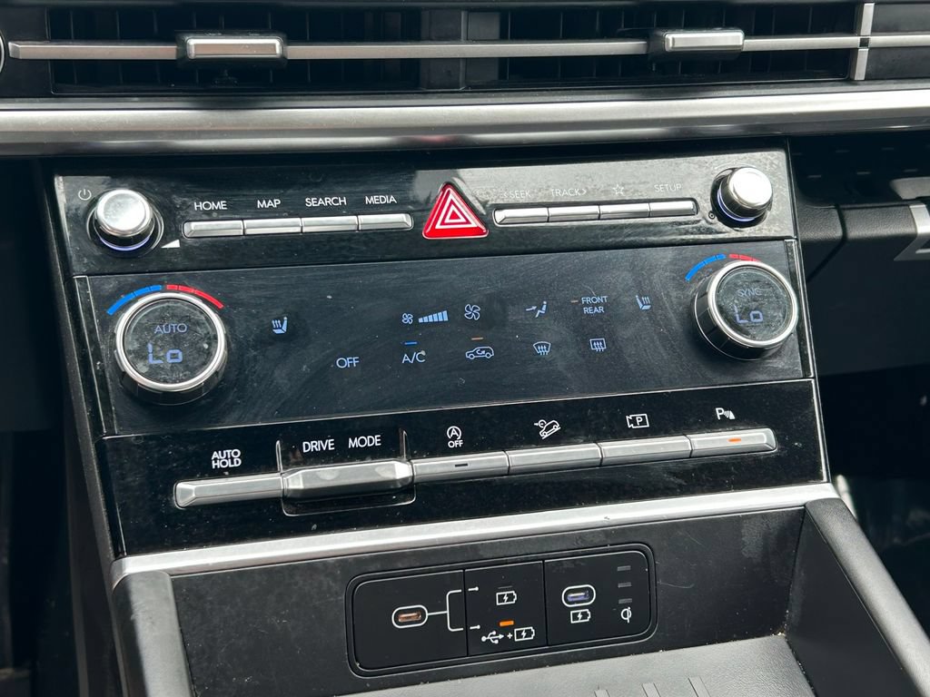 Used 2025 Hyundai Santa Fe SEL FWD image 30