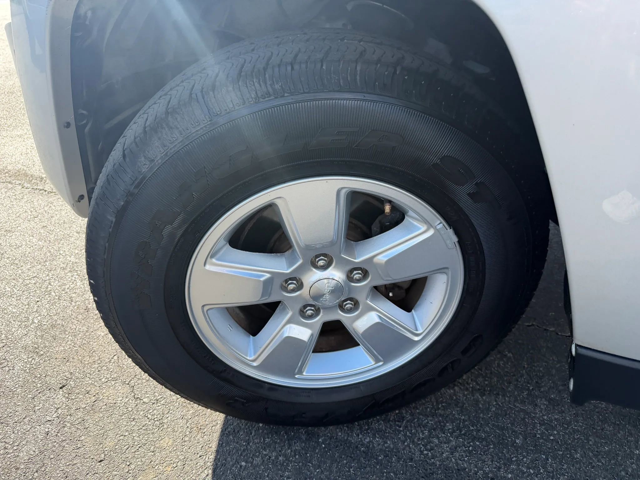 Used 2011 Jeep Liberty Sport AWD/4WD image 37