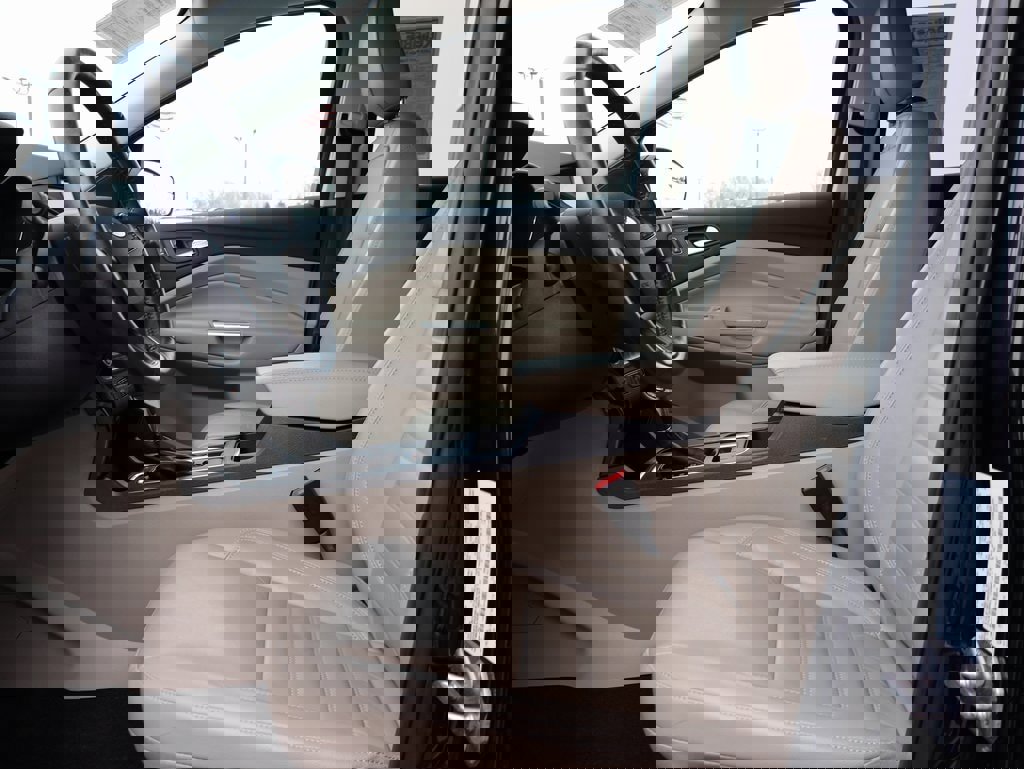 Used 2019 Ford Escape Titanium image 24