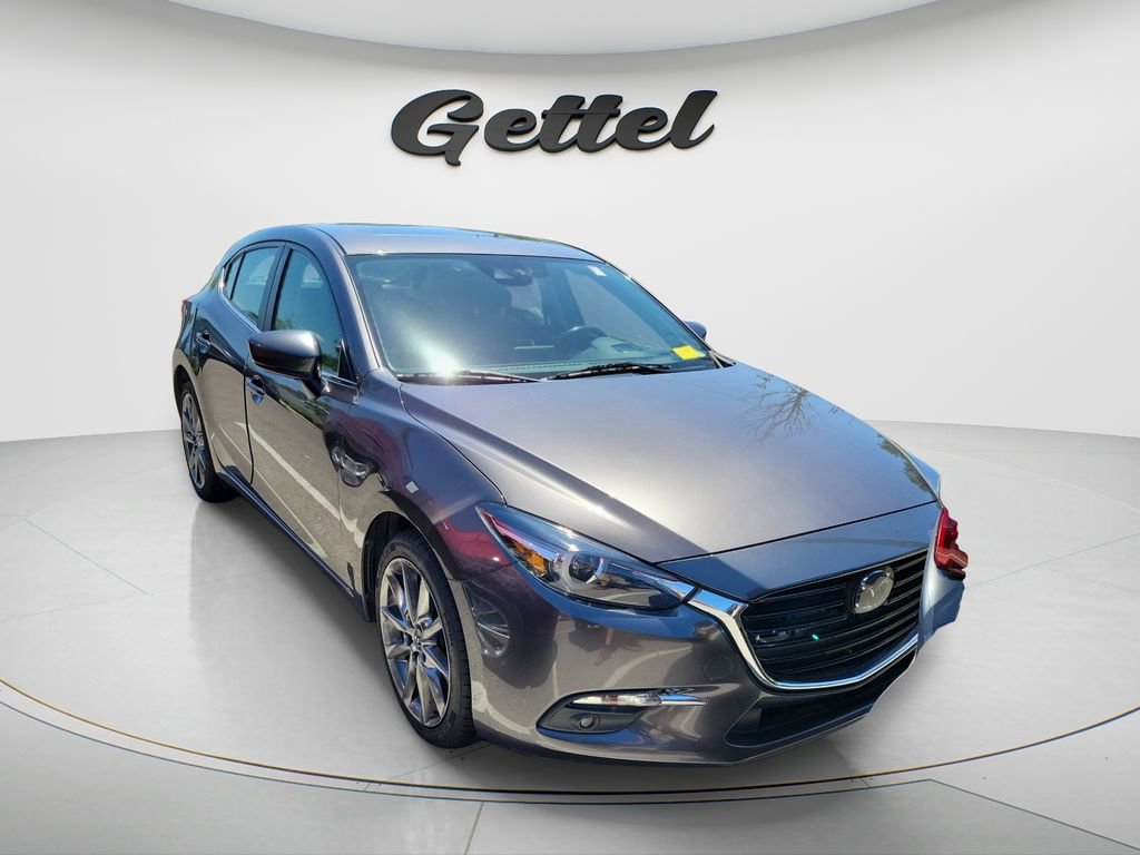 Used 2018 MAZDA MAZDA3 Grand Touring w/ Premium Equipment Package FWD image 2