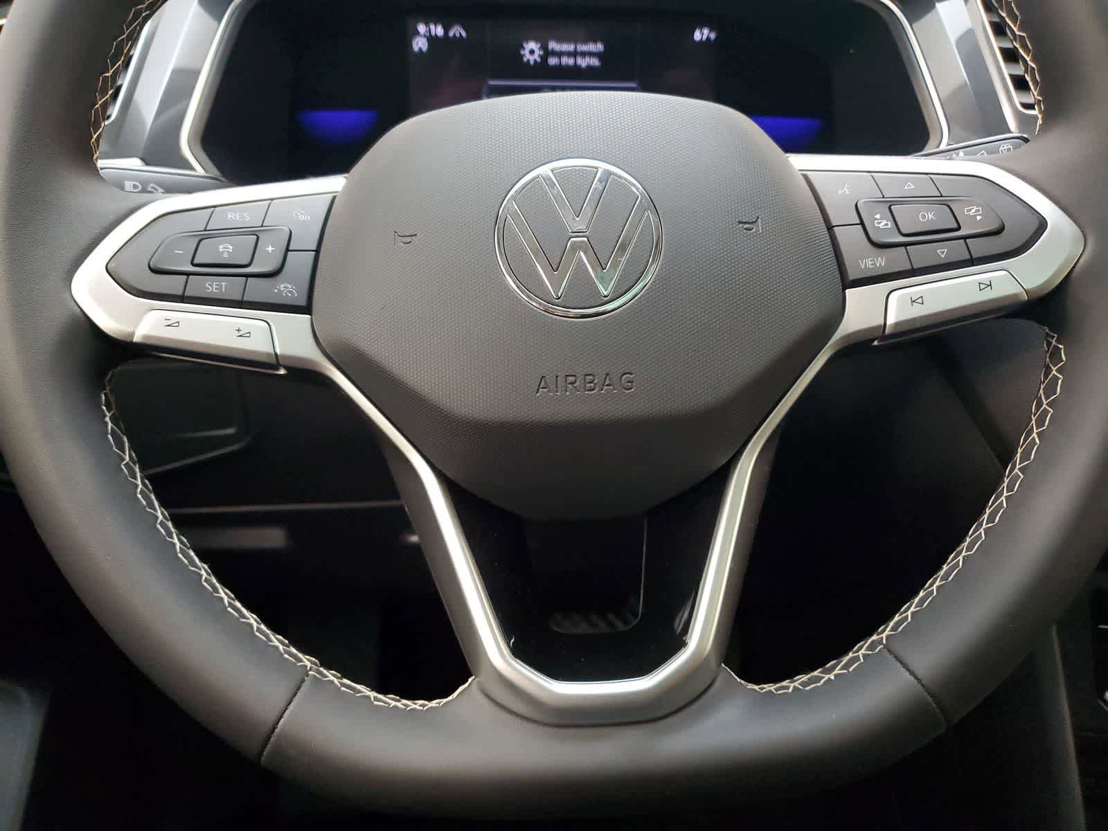 Used 2022 Volkswagen Tiguan SE AWD/4WD image 11