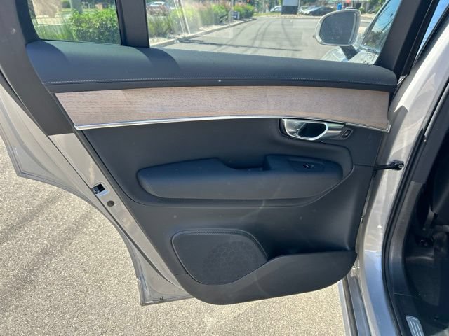 Certified 2025 Volvo XC90 B5 Plus AWD/4WD image 16