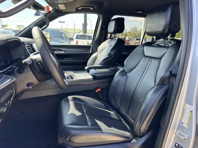 Used 2024 Jeep Wagoneer L Series III w/ Flexible Seating Group image 20