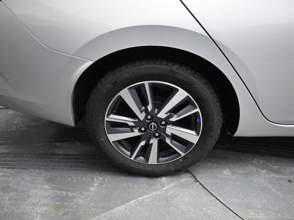Used 2023 Nissan Versa SV image 16