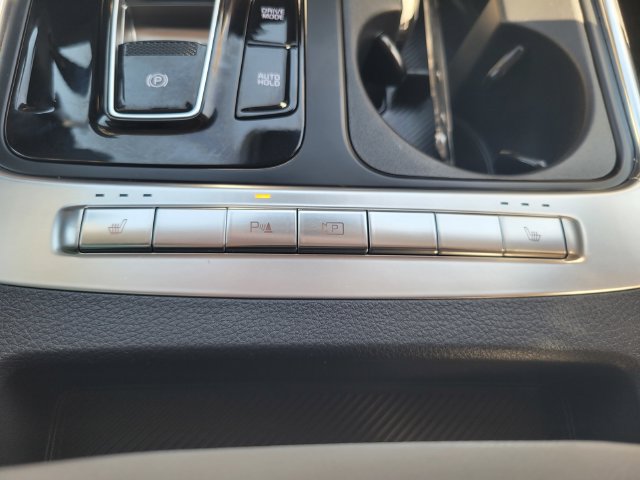 Used 2026 Kia Carnival EX FWD image 25