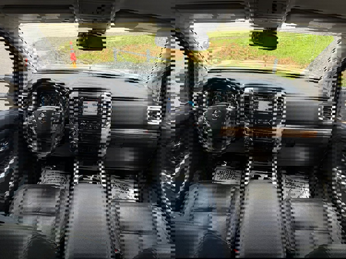 Used 2017 Nissan Titan SL image 37