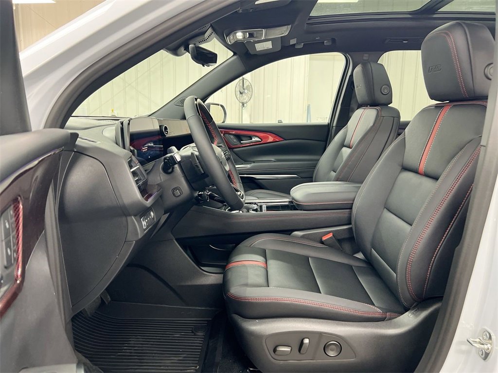 New 2026 Chevrolet Traverse RS w/ LPO, Floor Liner Package image 20