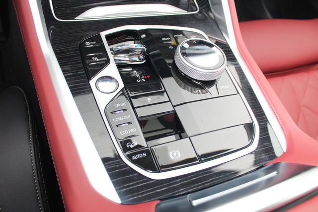 New 2026 BMW X6 xDrive40i w/ Executive Package image 13