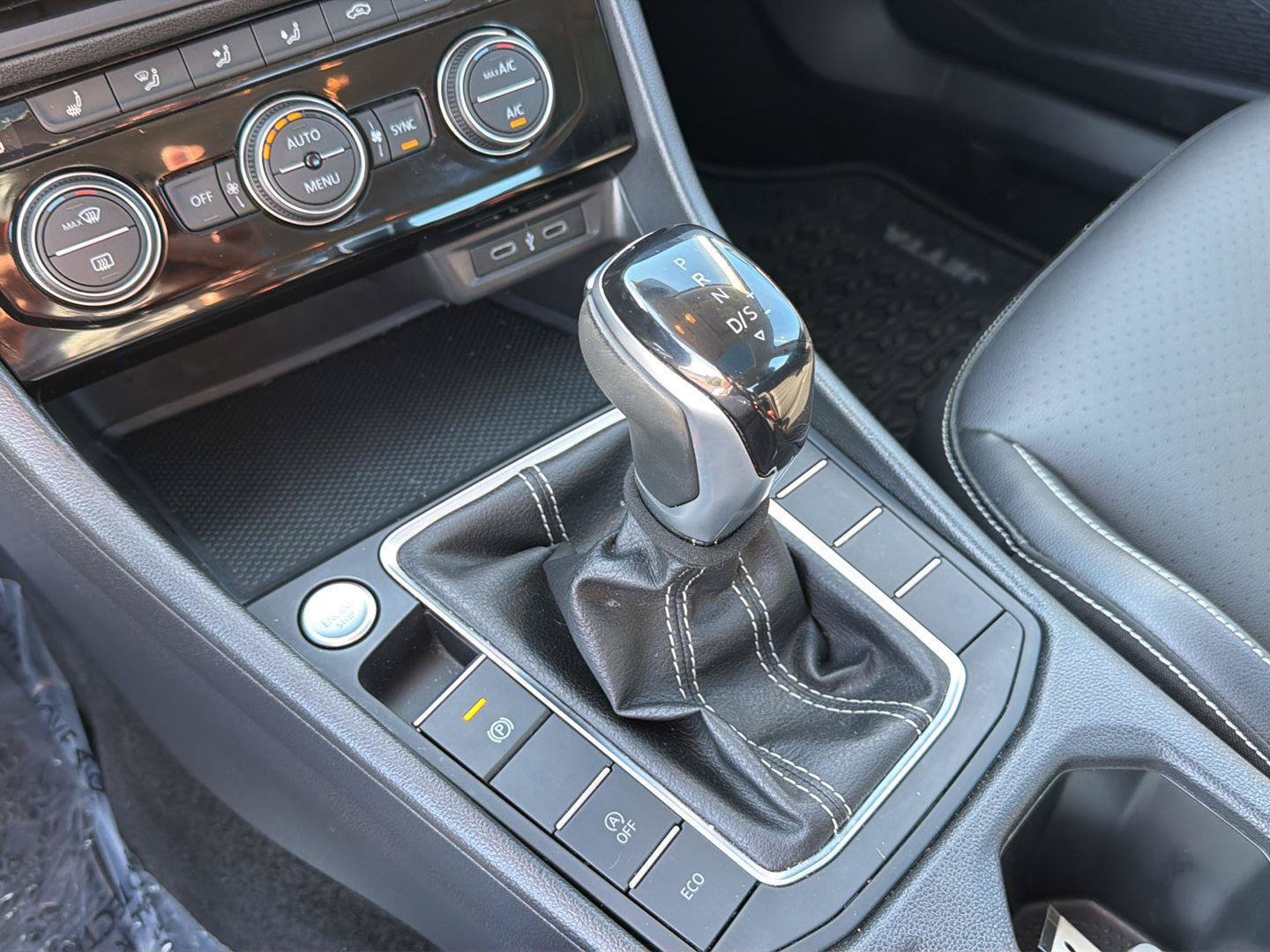 Used 2022 Volkswagen Jetta SE FWD image 27