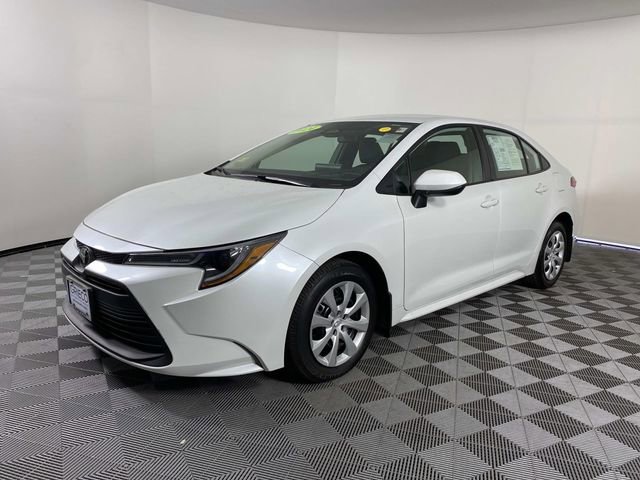 Used 2024 Toyota Corolla LE image 4