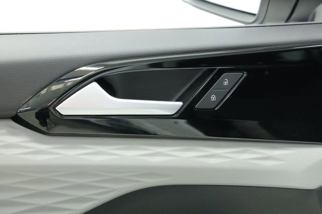 Certified 2023 Volkswagen Taos S FWD image 25