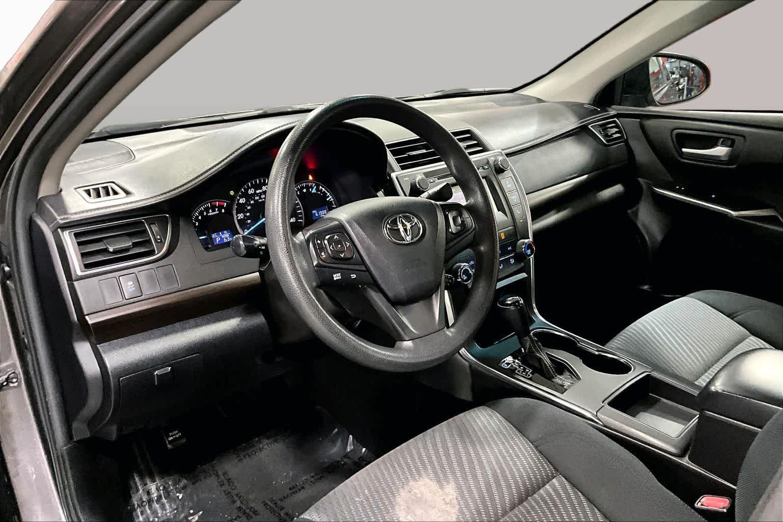 Used 2015 Toyota Camry LE FWD image 16