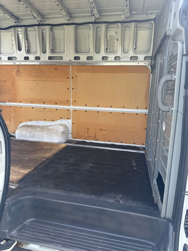 Used 2020 Nissan NV 2500 SV image 18