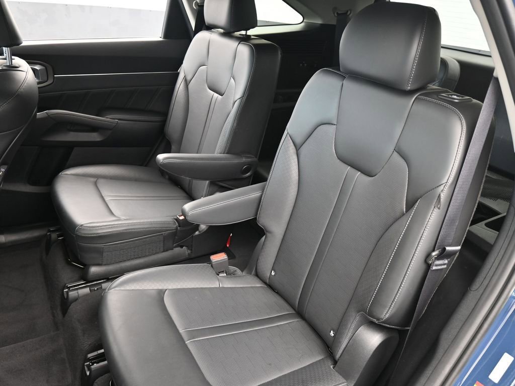 Used 2025 Kia Sorento SX image 39