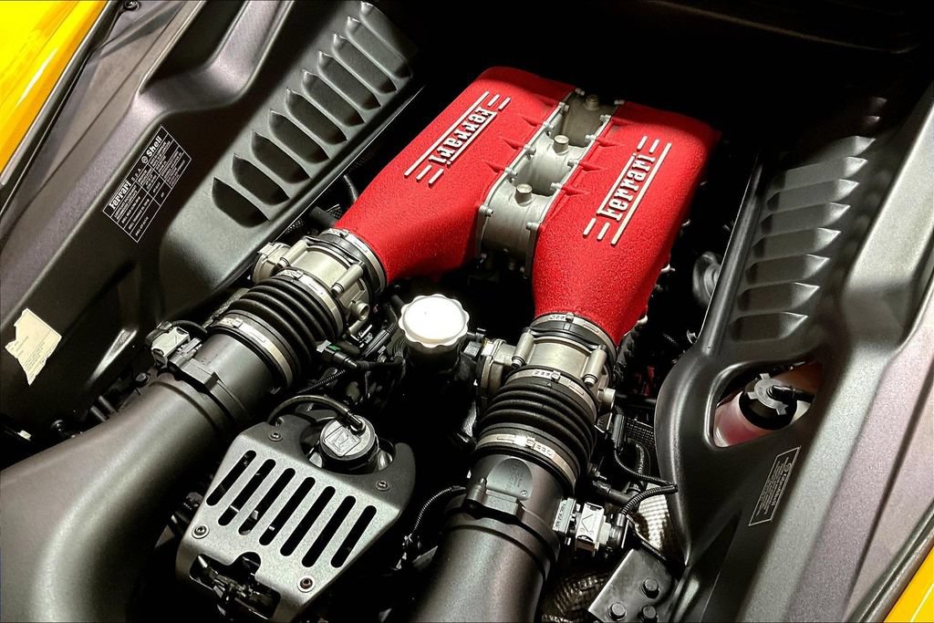Used 2013 Ferrari 458 Italia Coupe RWD image 24