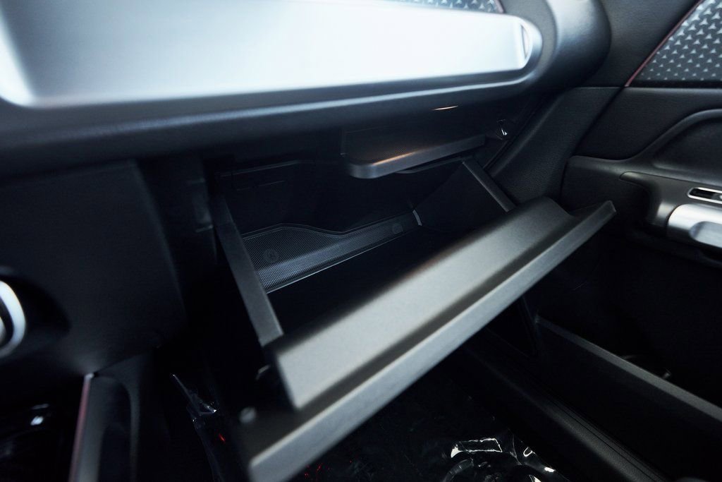 Used 2025 Mercedes-Benz GLB 250 4MATIC w/ Exclusive Package image 59