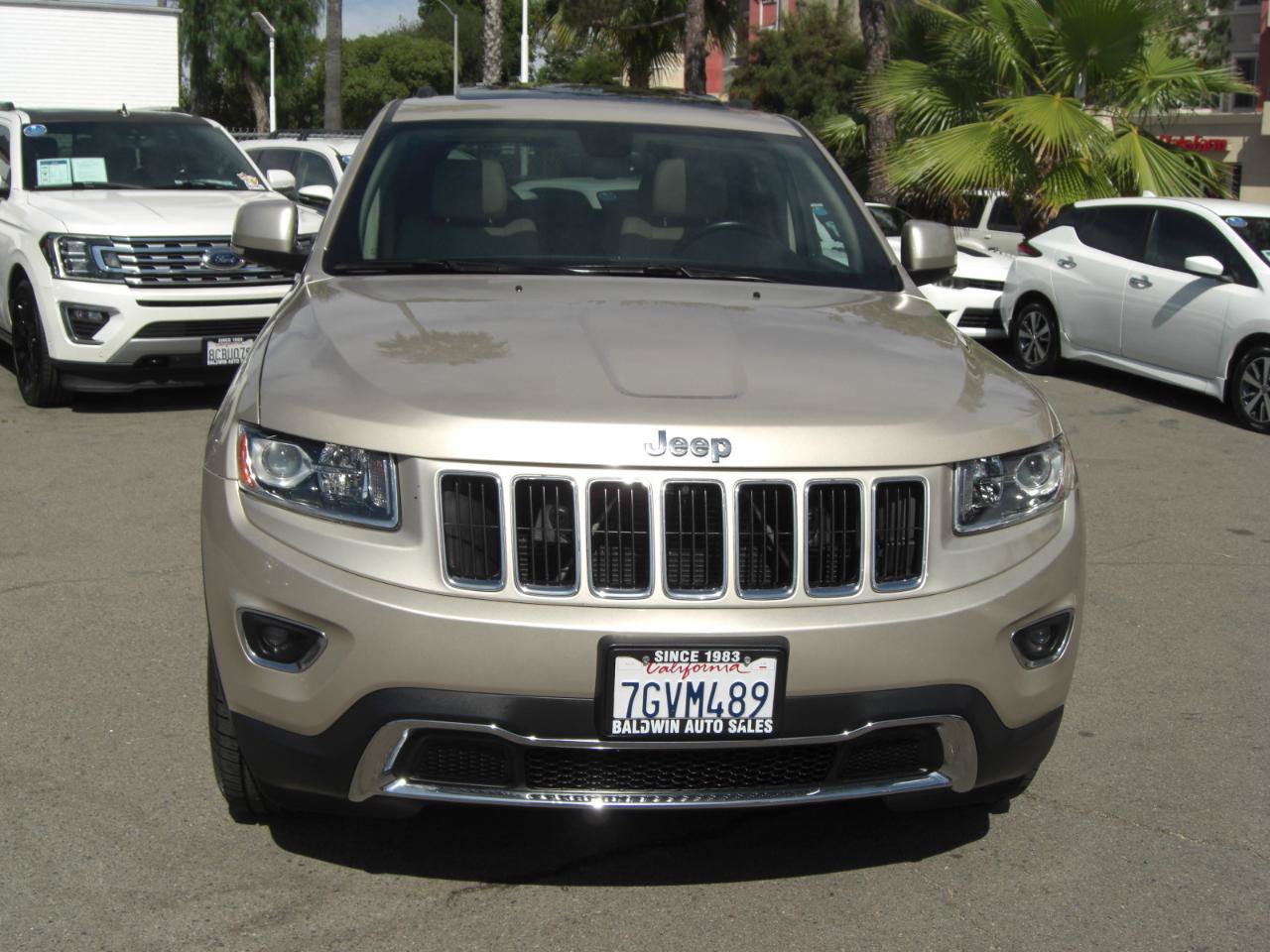 Used 2014 Jeep Grand Cherokee Limited w/ Trailer Tow Group IV AWD/4WD image 2