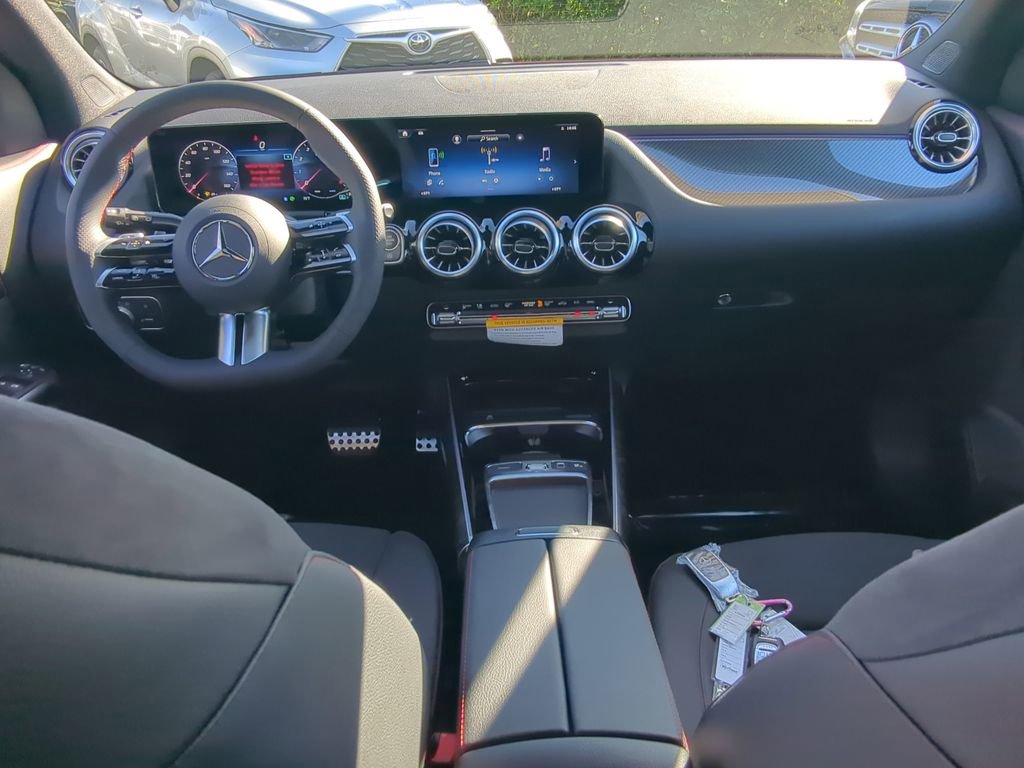Used 2025 Mercedes-Benz GLA 250 image 2