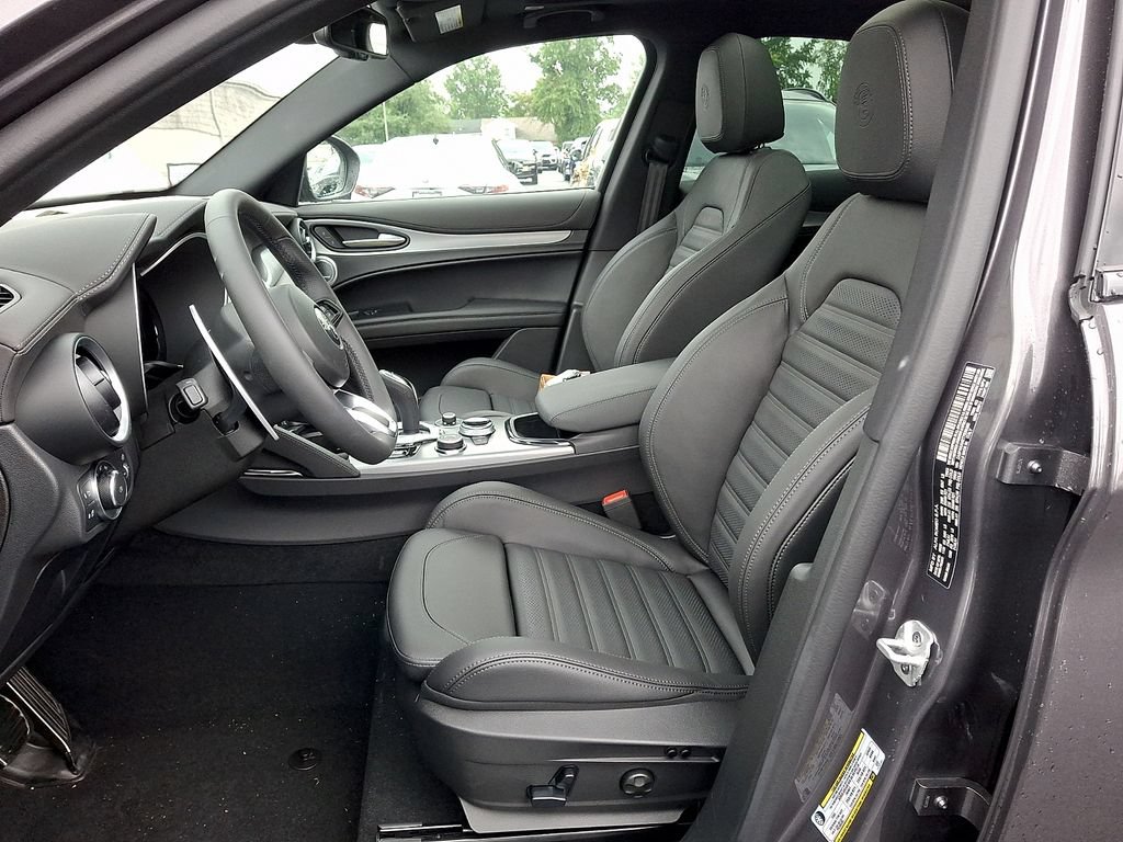 New 2026 Alfa Romeo Stelvio Sprint AWD/4WD image 8