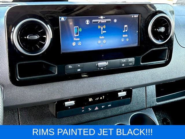Used 2025 Mercedes-Benz Sprinter 2500 image 18