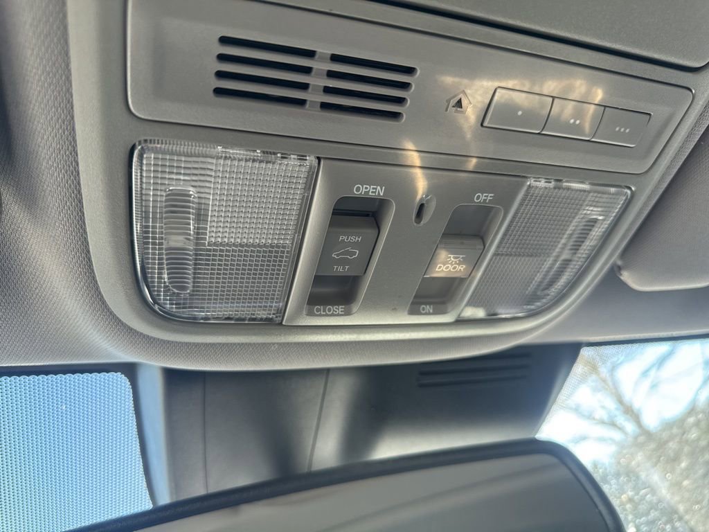 Used 2017 Honda CR-V EX-L image 10