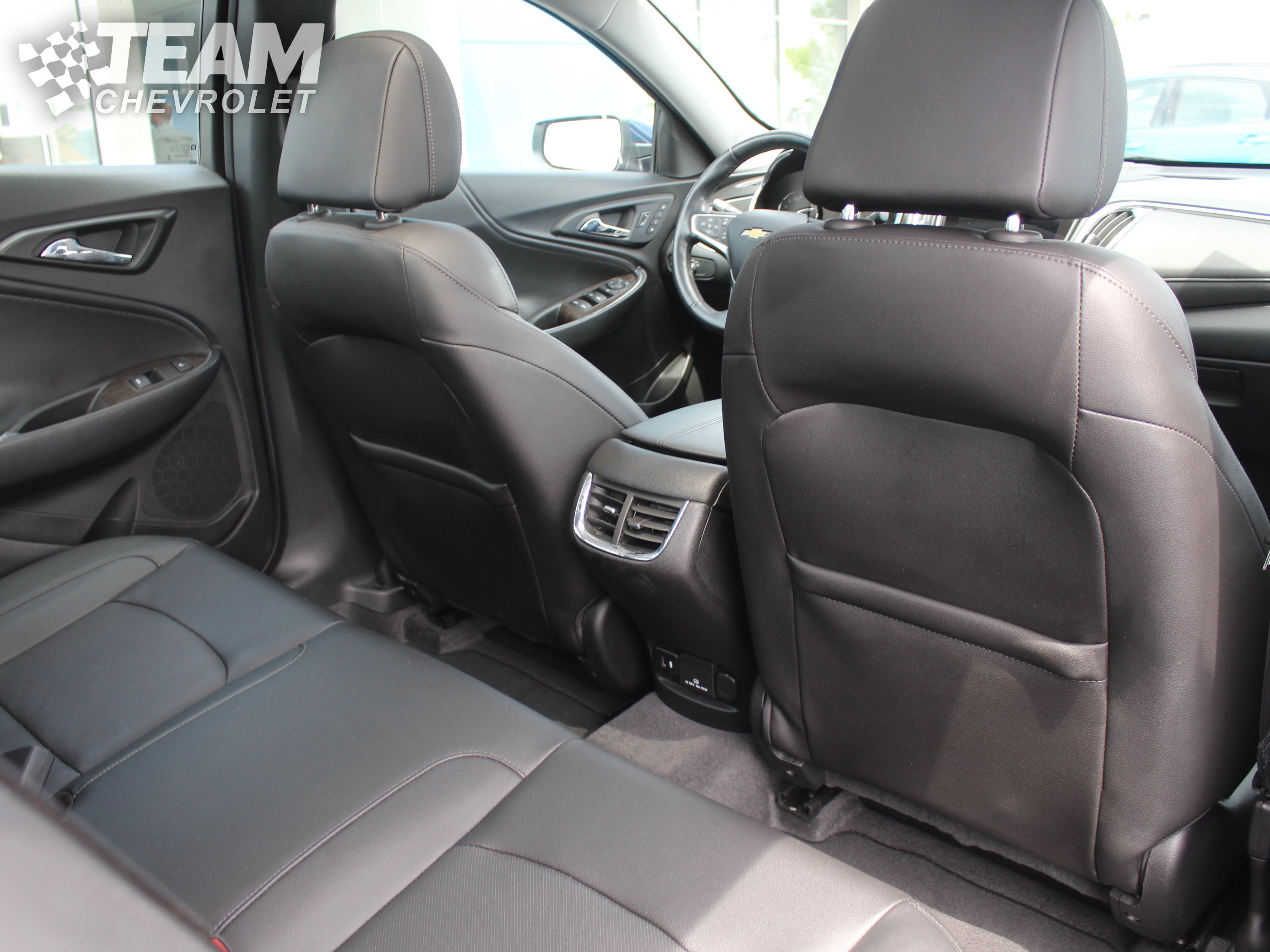 Used 2019 Chevrolet Malibu Premier w/ Sun and Wheel Package FWD image 28