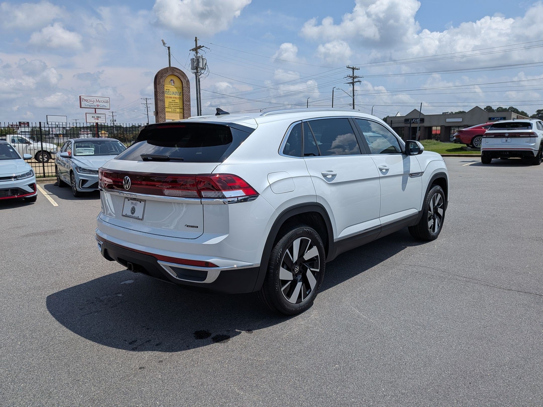 New 2026 Volkswagen Atlas Cross Sport SEL AWD/4WD image 3