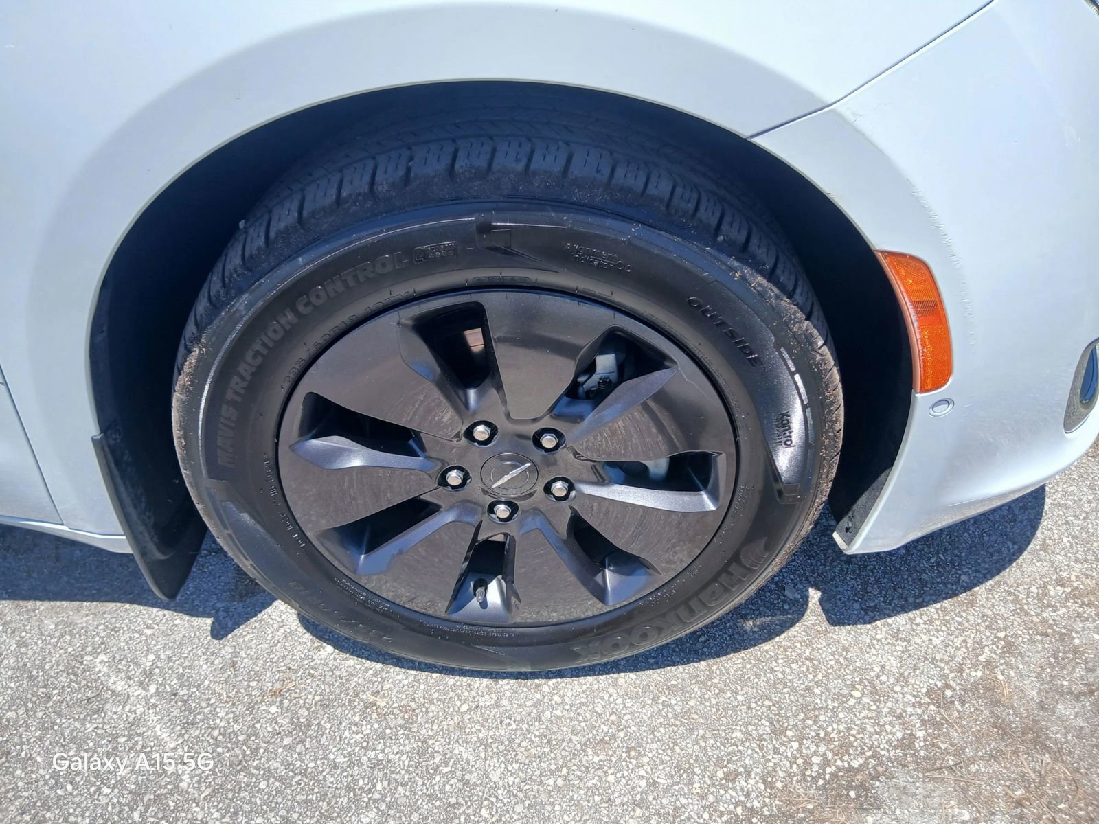 Used 2019 Chrysler Pacifica Limited w/ Advanced Safetytec Group FWD image 23