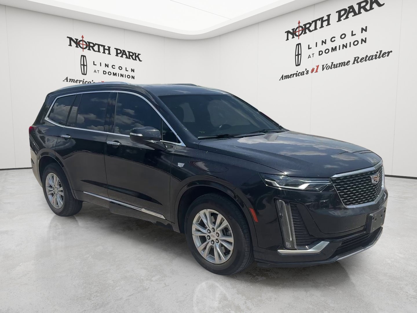 Used 2022 Cadillac XT6 Luxury FWD image 7