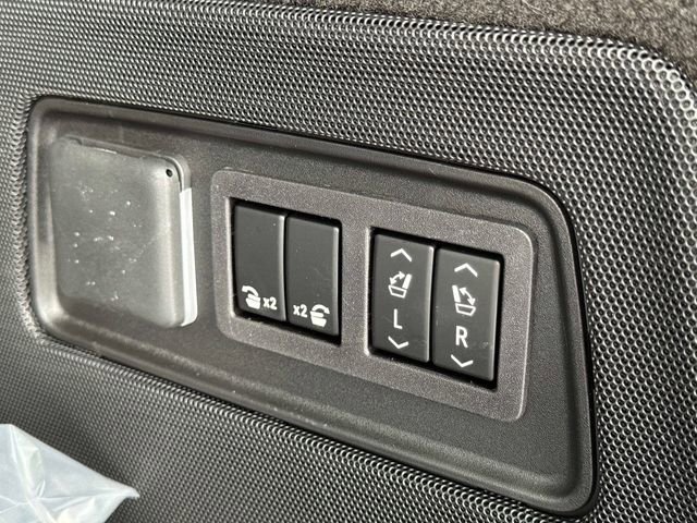 New 2026 Cadillac Escalade Platinum Sport w/ LPO, ONYX Package image 6