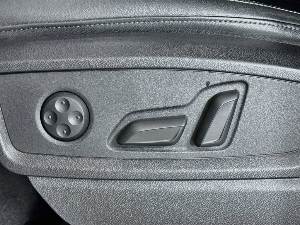 Used 2023 Audi Q5 2.0T Premium Plus w/ Premium Plus Package AWD/4WD image 18
