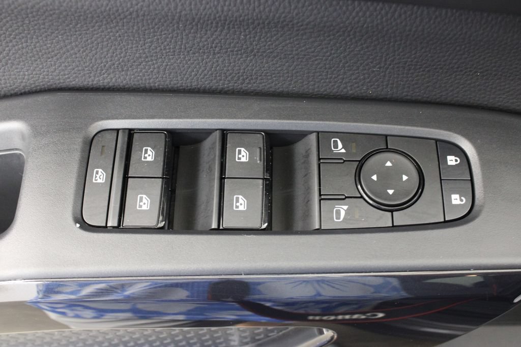 Used 2026 Nissan Pathfinder SV FWD image 17
