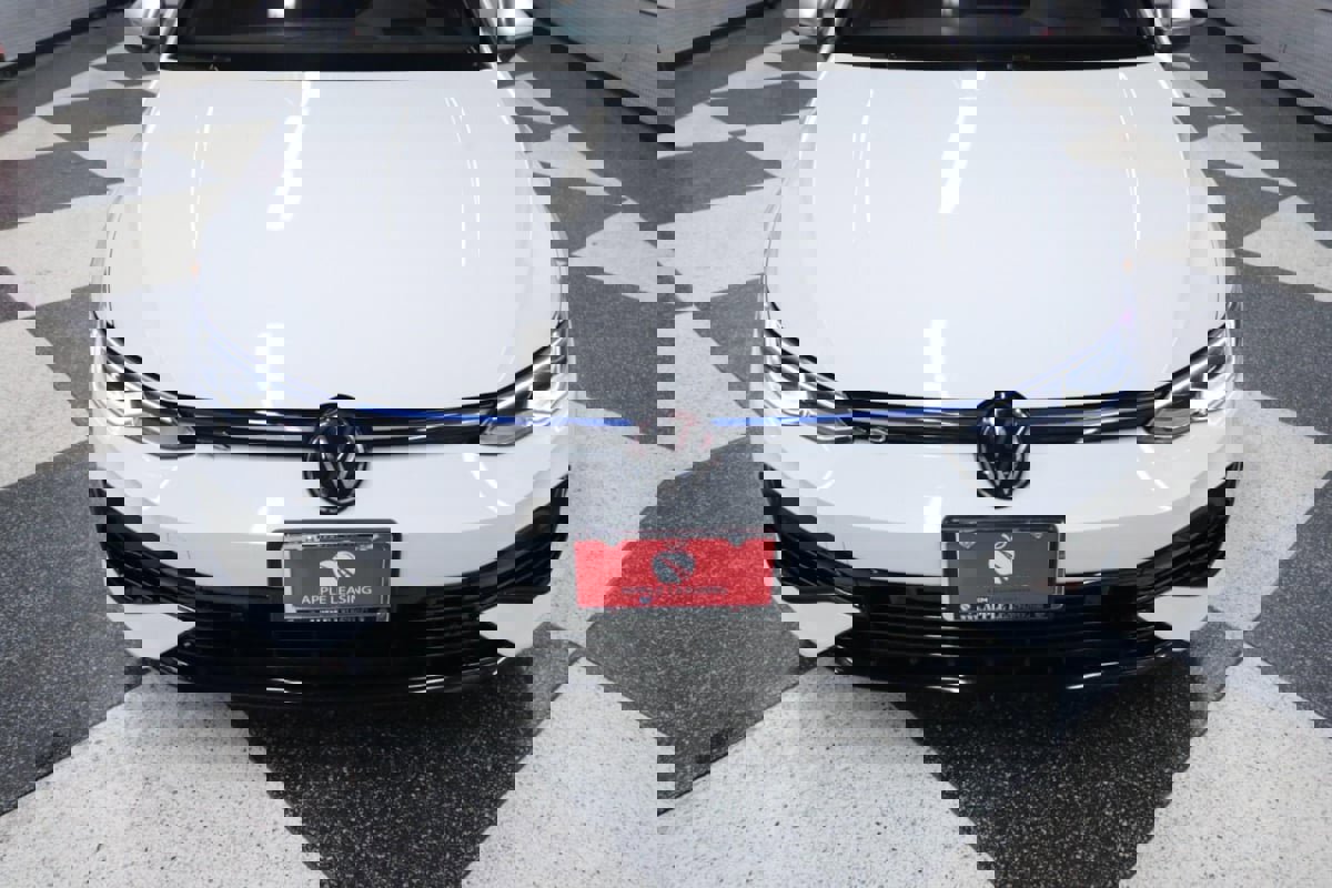 Used 2024 Volkswagen Golf R image 4