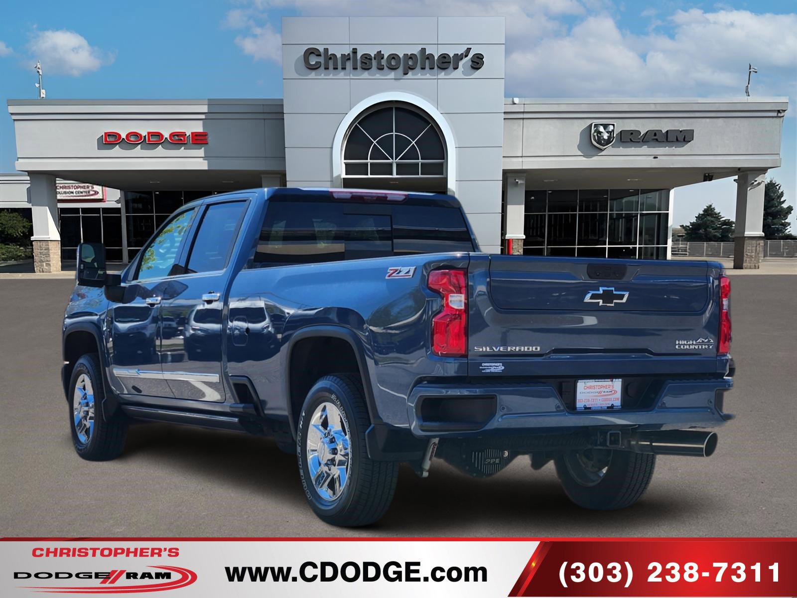 Used 2024 Chevrolet Silverado 2500 High Country w/ High Country Premium Package AWD/4WD image 5