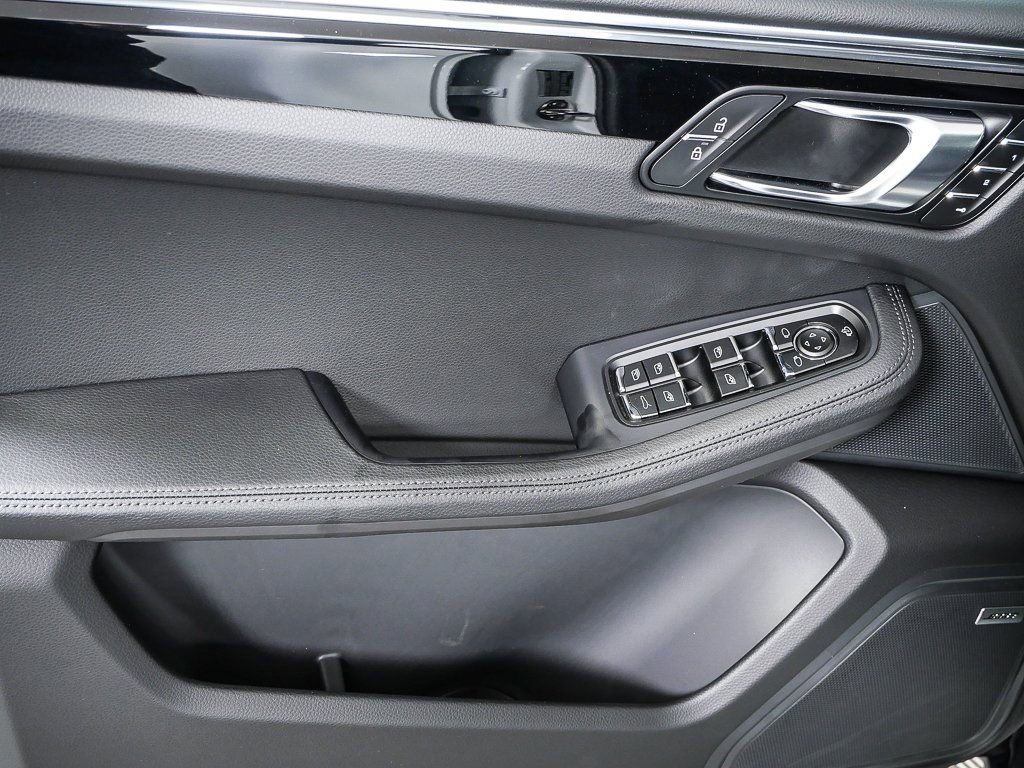 New 2026 Porsche Macan image 6