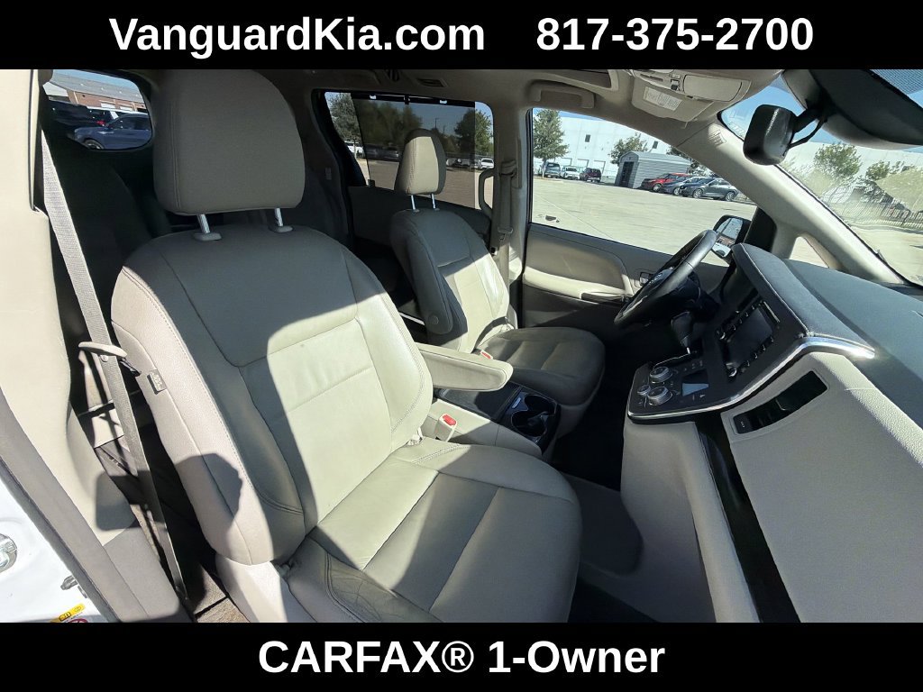 Used 2018 Toyota Sienna XLE Premium FWD image 29