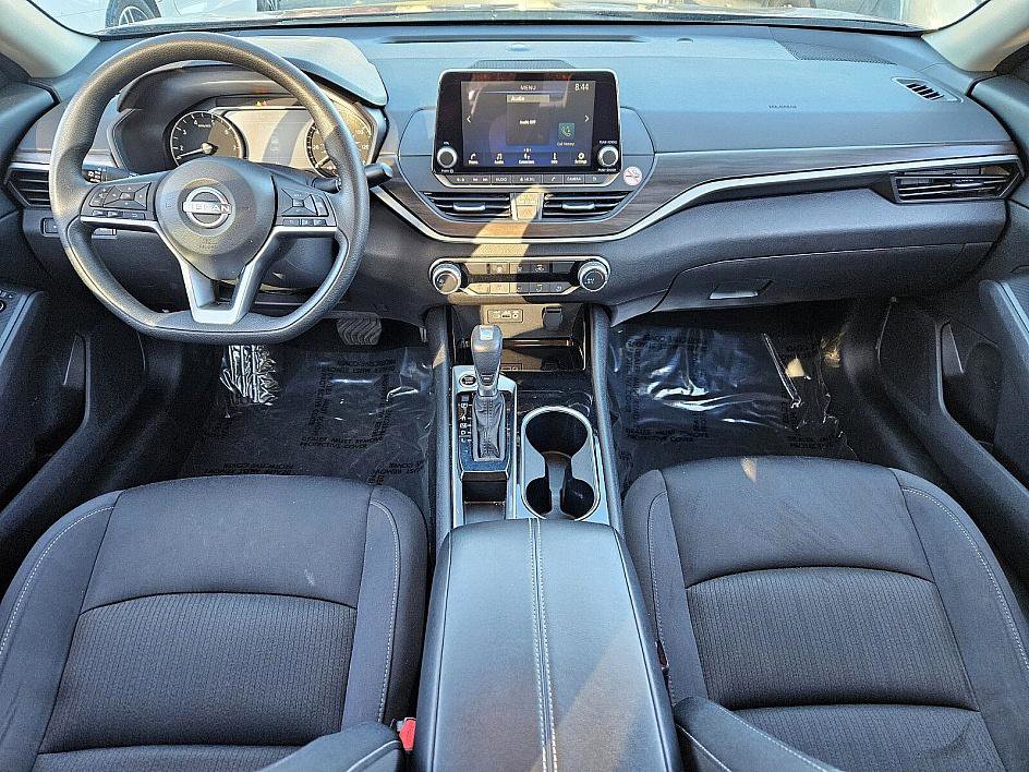 Used 2024 Nissan Altima 2.5 SV image 10