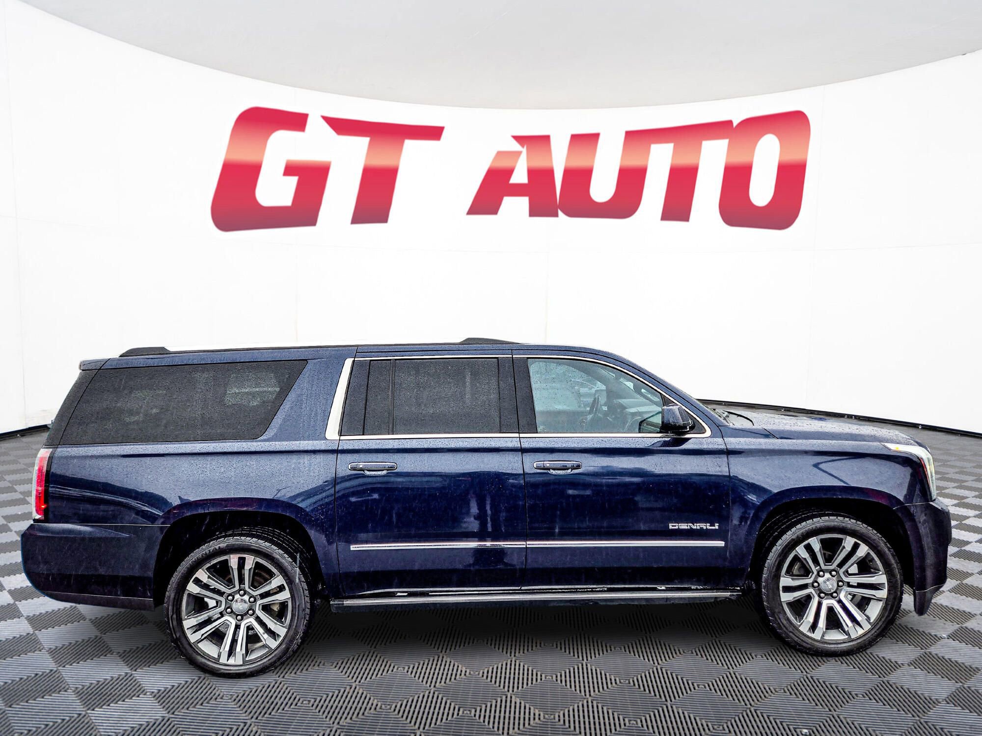 Used 2018 GMC Yukon XL Denali w/ Denali Ultimate Package image 8